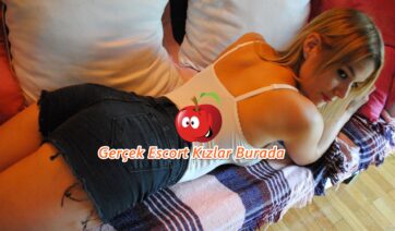 Uzun Bacakları Olan ve Kısacık Etek Giyen Kıbrıs Escort